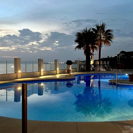 Beachfront Penthouse Apartment With Large Terrace And Breathtaking Sea Views Close To Marbella Spain Sitio de Calahonda Eksteriør billede