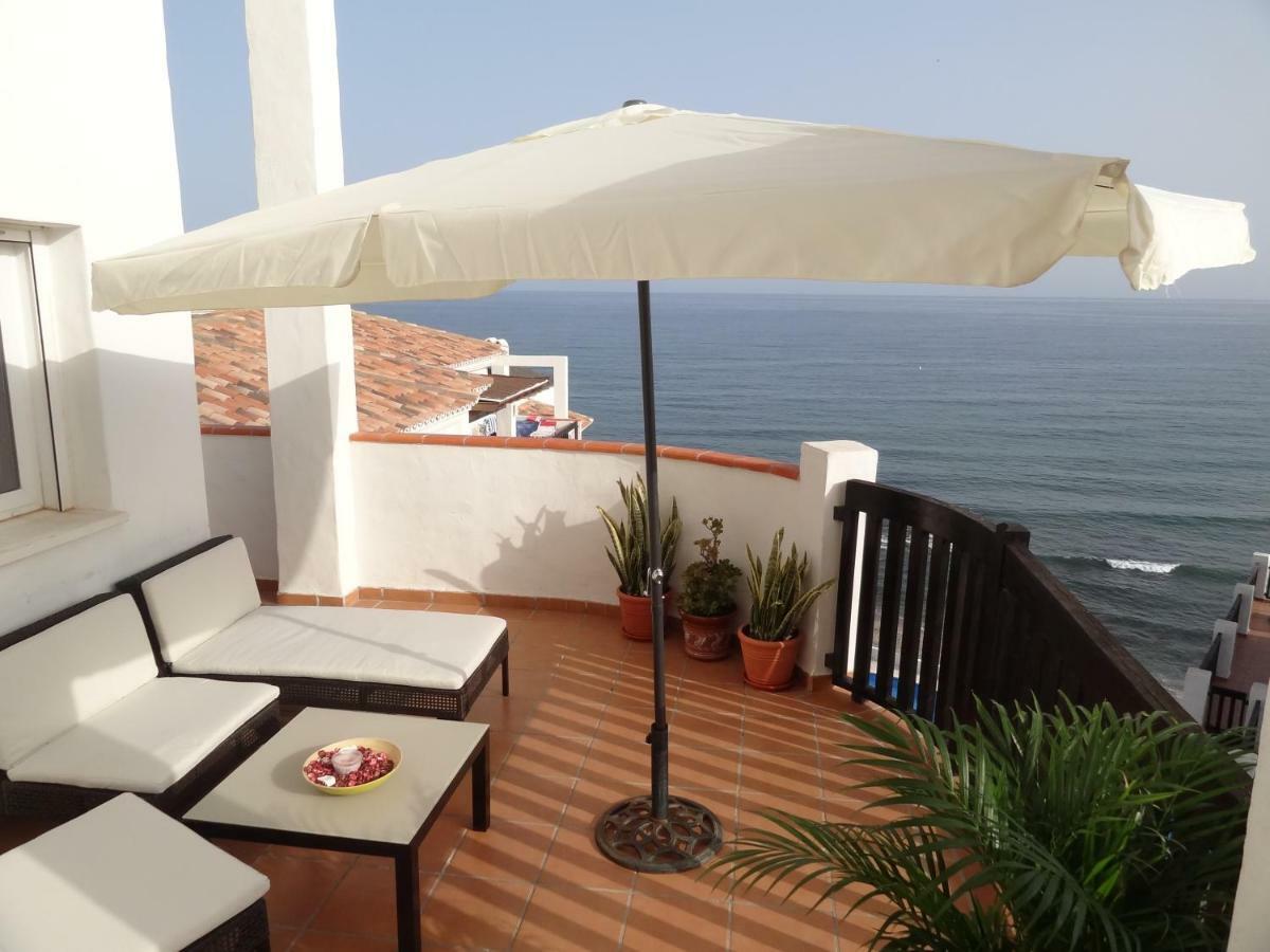 Beachfront Penthouse Apartment With Large Terrace And Breathtaking Sea Views Close To Marbella Spain Sitio de Calahonda Eksteriør billede