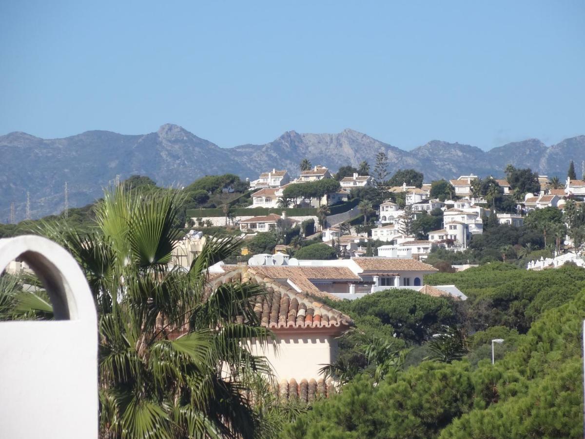 Beachfront Penthouse Apartment With Large Terrace And Breathtaking Sea Views Close To Marbella Spain Sitio de Calahonda Eksteriør billede