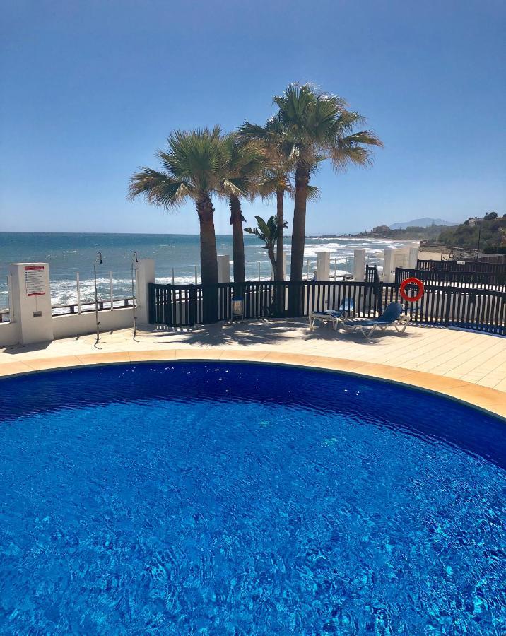 Beachfront Penthouse Apartment With Large Terrace And Breathtaking Sea Views Close To Marbella Spain Sitio de Calahonda Eksteriør billede